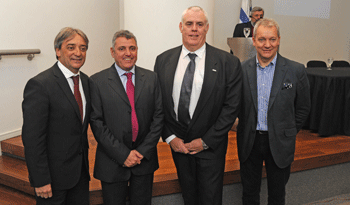 Fernando Cáceres, Wilmar Valdez, con Martin Gitvan y Geoffrey A. Robert