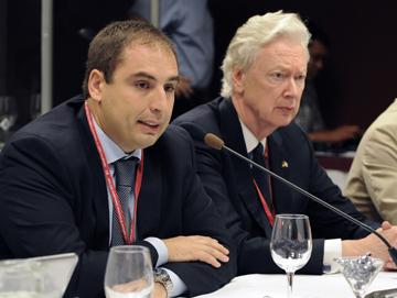 Director de DGI, Pablo Ferreri, junto al embajador de Alemania en Uruguay, Heinz Peters.