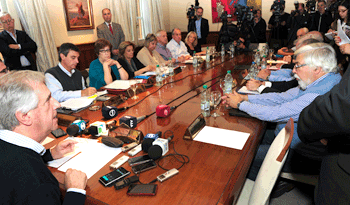 Vázquez en conferencia de prensa en Residencia de Suárez