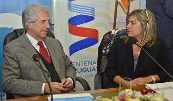 Presidente de la República, Tabaré Vázquez, con Presidenta del Congreso de Intendentes, Adriana Peña