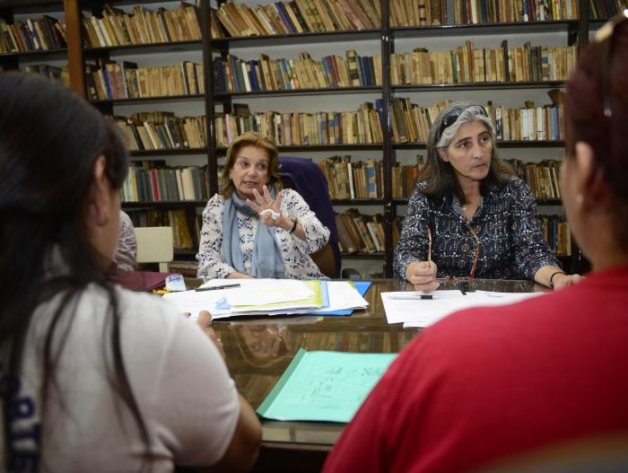 Ministra de Vivienda reunida con organizaciones