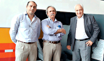Ministro Rossi junto a jerarcas del MTOP