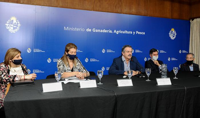 Autoridades del Ministerio de Ganadería