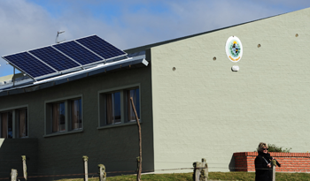 Otra escuela conectada al mundo