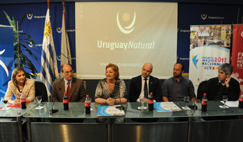 Autoridades en presentación de los Juegos Nacionales de la Juventud