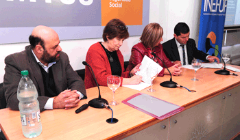 Firma de convenio por Sistema de Cuidados