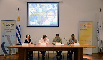 Autoridades en mesa de debate sobre educación sexual en ámbitos educativos Autoridades en mesa de debate sobre educación sexual en ámbitos educativos