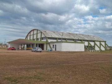 Piscina cerrada de la ciudad de Dolores Piscina cerrada de la ciudad de Dolores