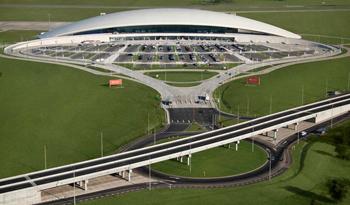 Aeropuerto internacional Cesáreo L. Berisso