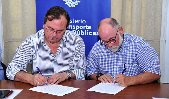 Falero en firma de convenios
