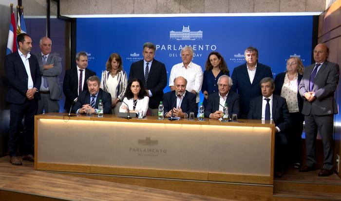 Autoridades de Gobierno y legisladores de la Coalición