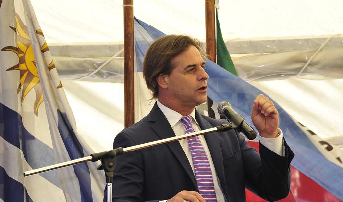 Presidente Lacalle Pou en Facultad de Veterinaria