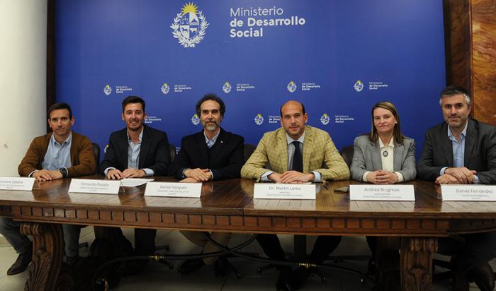 Mides firma acuerdo