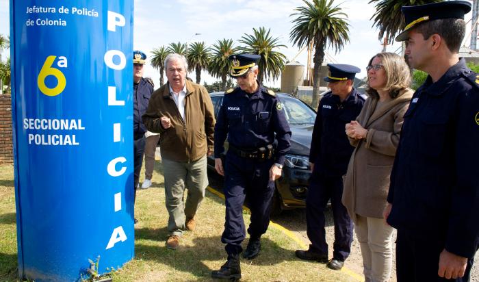 Ministro del Interior, Luis Alberto Heber, recorre localidades de Colonia junto a autoridades policiales