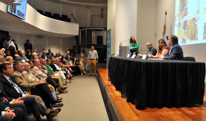 Autoridades de Mevir y del Ministerio de Vivienda y Ordenamiento Territorial explican lo actuado por Mevir en 2022