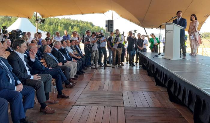 Lacalle Pou y autoridades