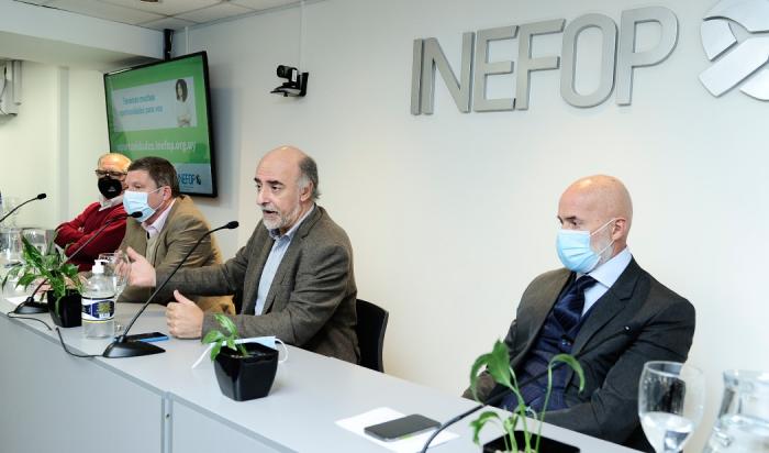 Ministro Pablo Mieres y directorio de Inefop