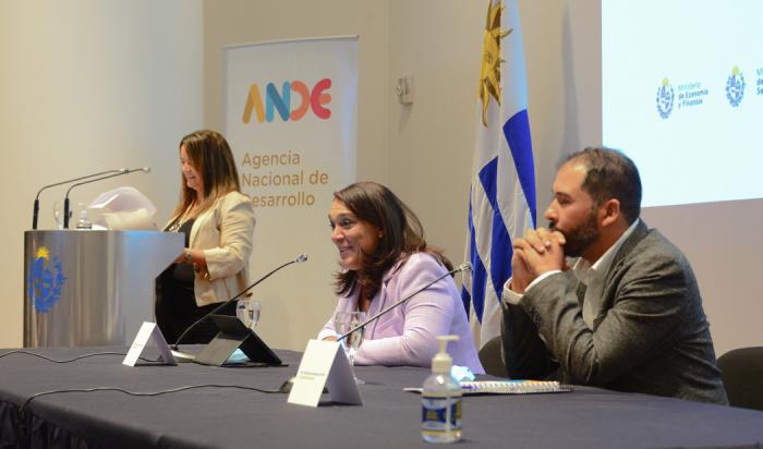 Autoridades de ANDE en la presentación