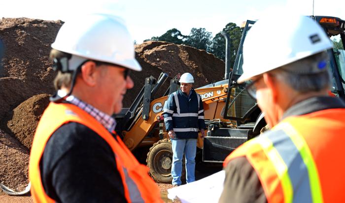 Autoridades departamentales y de la Oficina de Planeamiento y Presupuesto recorren las obras