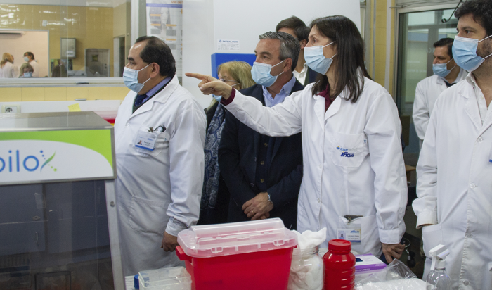 Autoridades recorren las obras de remodelación del laboratorio del INCA