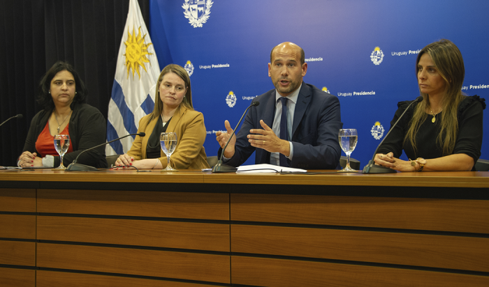 Lema y autoridades del Mides