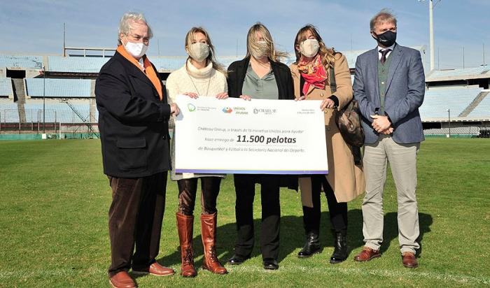Autoridades entregan donación