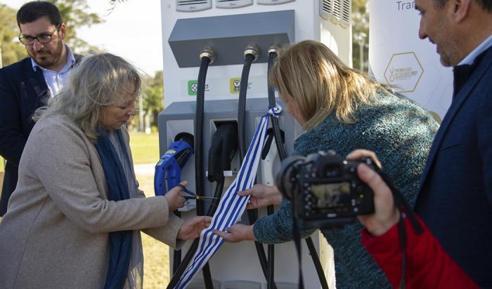UTE inaugura puntos de carga