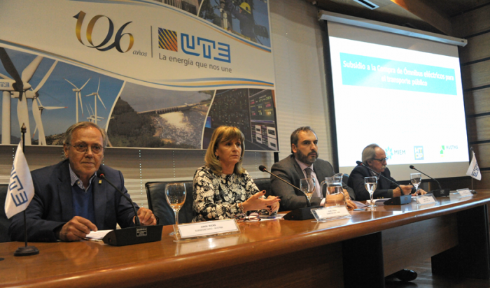 Presentación del llamado para autobuses eléctricos
