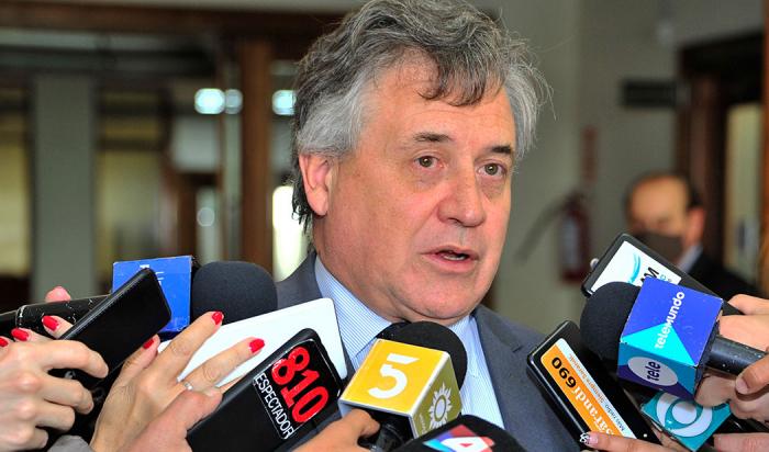 Ministro de Industria, Energía y Minería, Omar Paganini, en conferencia de prensa