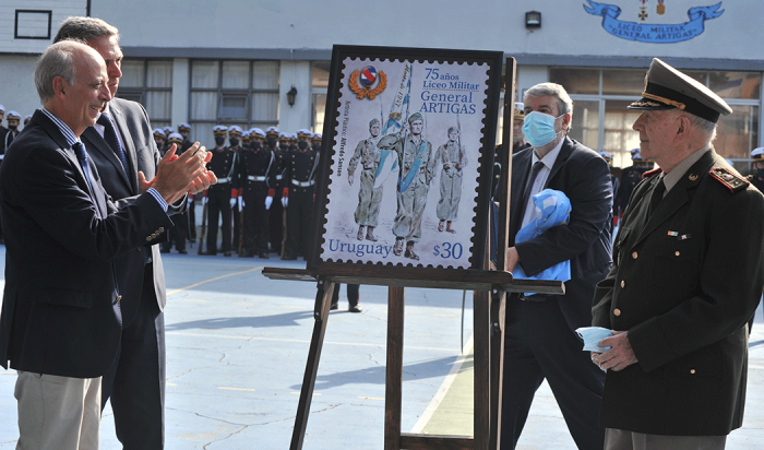 Ministro García en el Liceo Militar