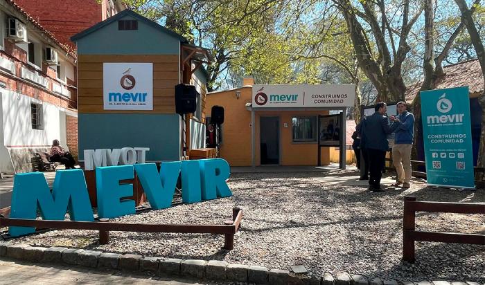 Foto exterior del stand de Mevir en Expo Prado 2022