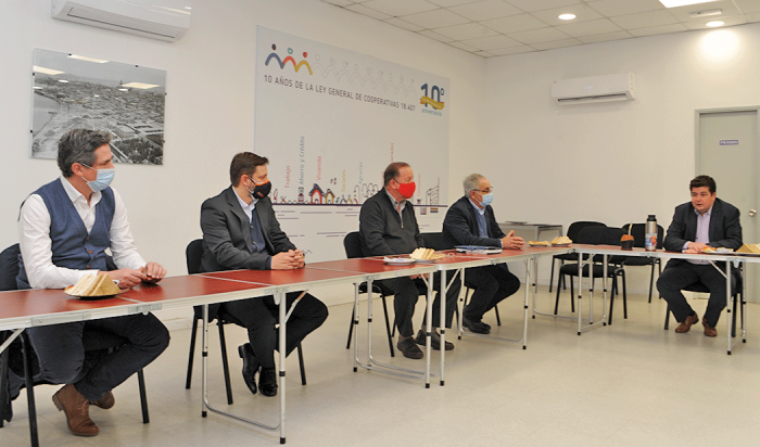 Reunión entre autoridades de Inacoop y ANDE