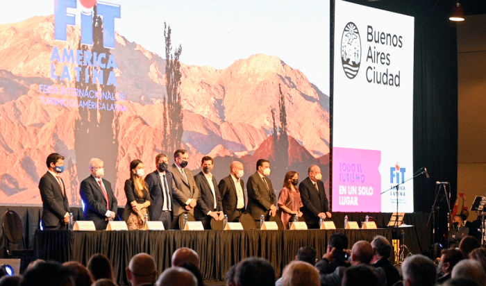 Ministro Viera en Ferio Internacional de Turismo
