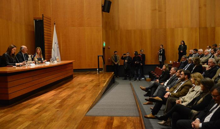 Lacalle Pou y autoridades