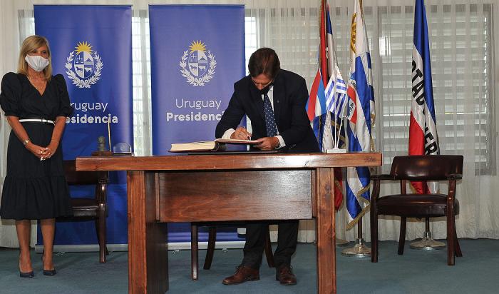 Presidente Lacalle Pou y vicepresidenta Argmión