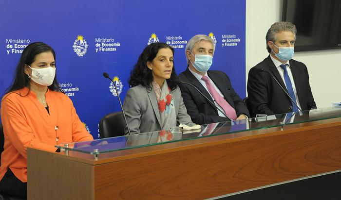 Marcela Bensión, Azucena Arbeleche, Alejandro Irastorza y Herman Kamil