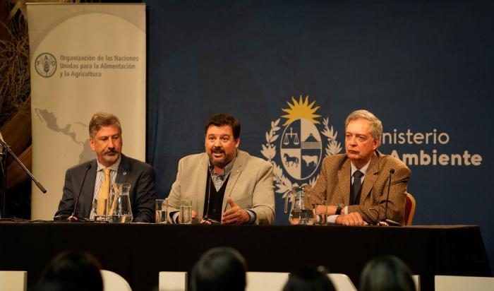 Ministros Peña y Mattos firman acuerdo