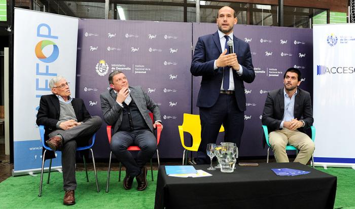 Ministro de Desarrollo Social, Martín Lema, durante su oratoria 