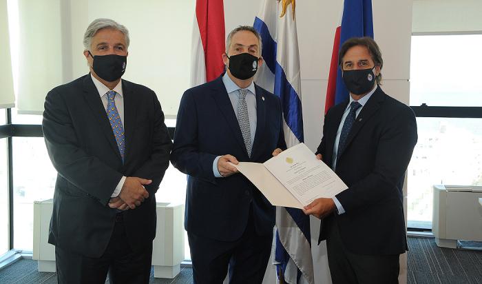 Bustillo, Perazza y Lacalle Pou