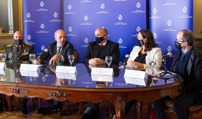Autoridades del Ministerio de Defensa Nacional