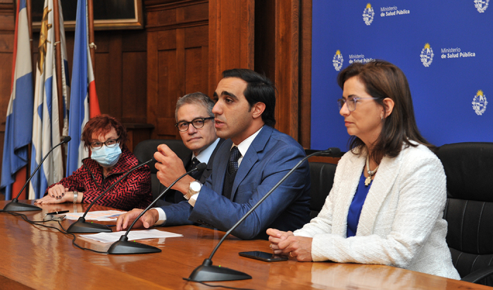 Subsecretario de Salud Pública, José Luis Satdjian, expone en el evento