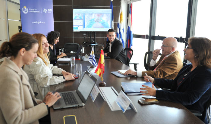 Autoridades de AUCI en reunión con agencia española