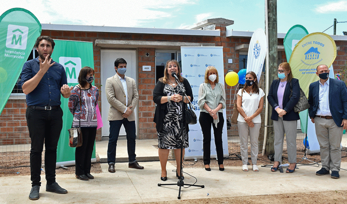 Ministra de Vivienda y Ordenamiento Territorial, Irene Moreira