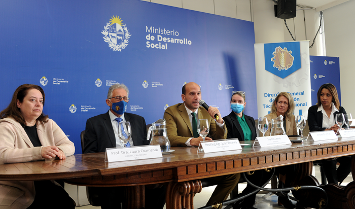 Ministro Martín Lema en conferencia