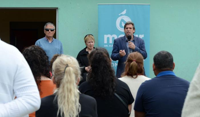 Titular de Mevir, Juan Pablo Delgado, expone en acto de firma de escrituras 