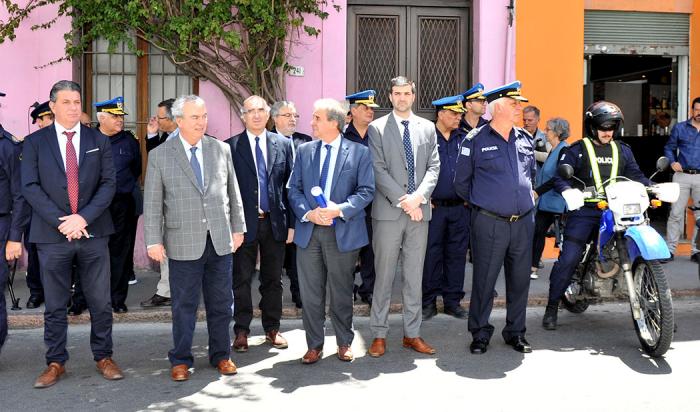 Autoridades en la presentación