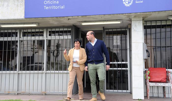 Ministro de Desarrollo Social, Martín Lema, recorre centros del Mides en Canelones