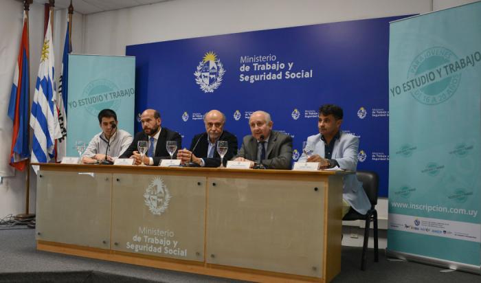 Autoridades presentan Yo estudio y trabajo