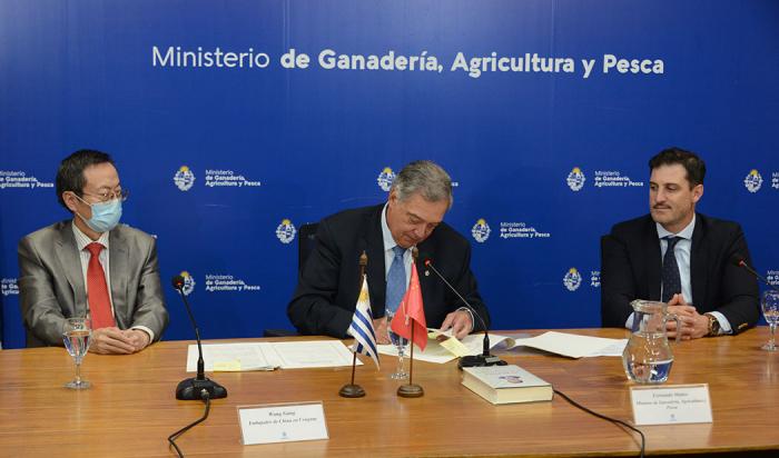 MGAP firma acuerdo con China