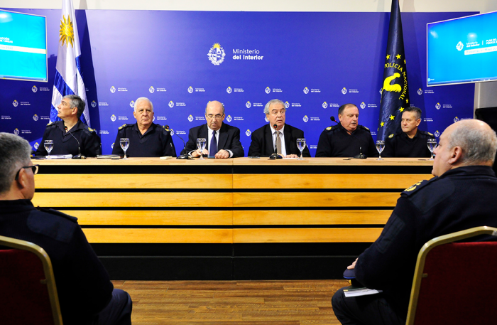 Ministro del Interior, Luis Alberto Heber y autoridades de la cartera
